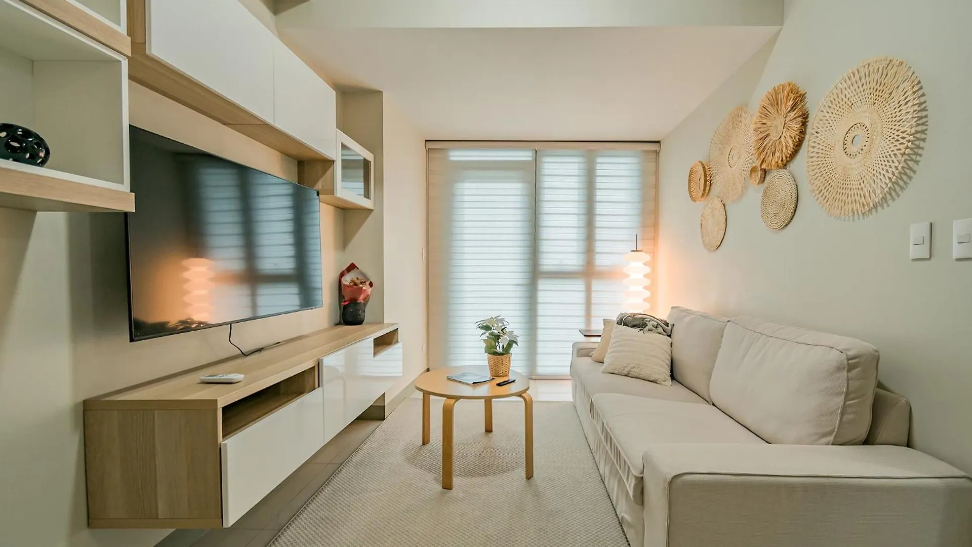 Apartment Skyline Serenity 2BR Suite w Balcony Uptown BGC Manila Philippines